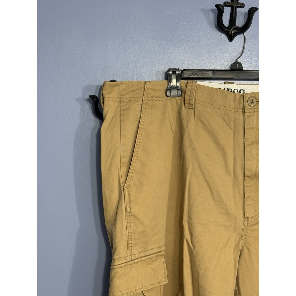Roundtree & Yorke Khaki Cargo Shorts Size 46W - Picture 3 of 10